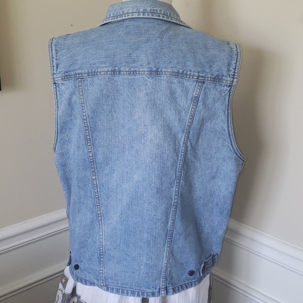 Vest - Picture 2 of 2